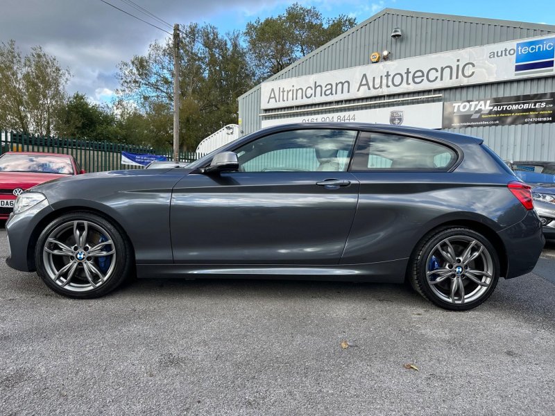 BMW 1 SERIES