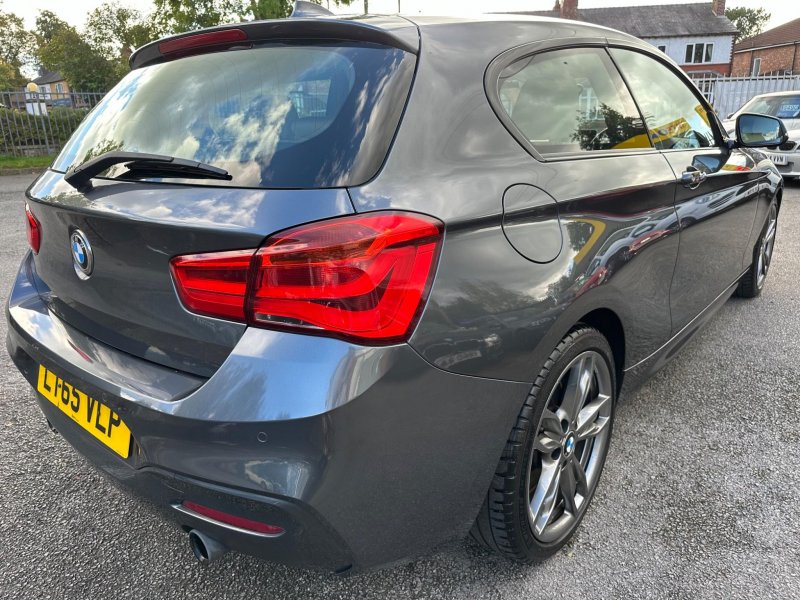 BMW 1 SERIES