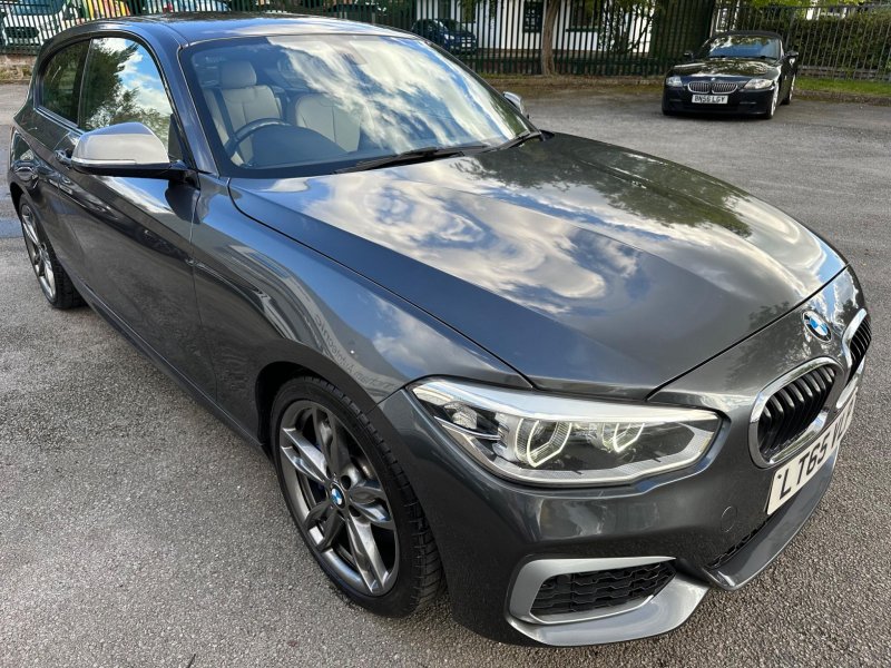 BMW 1 SERIES
