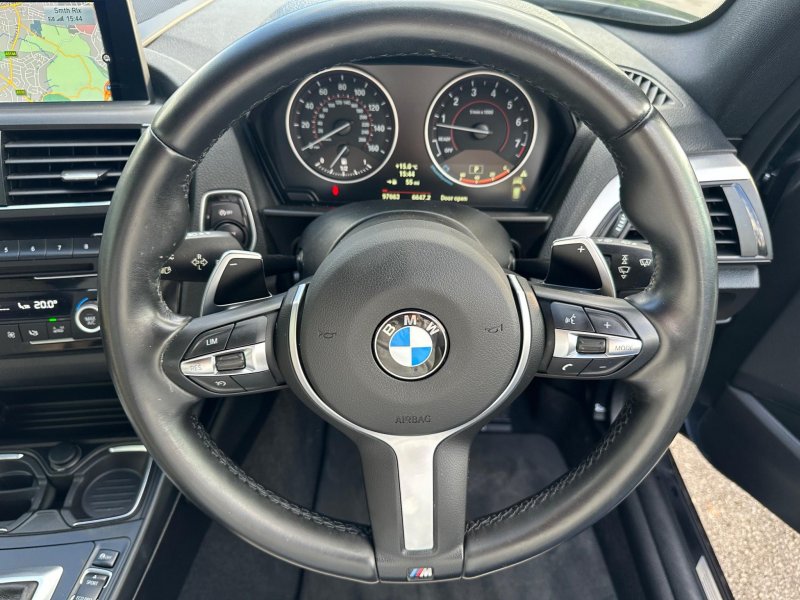 BMW 1 SERIES