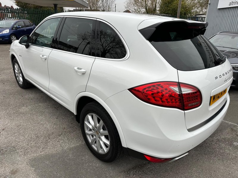 PORSCHE CAYENNE