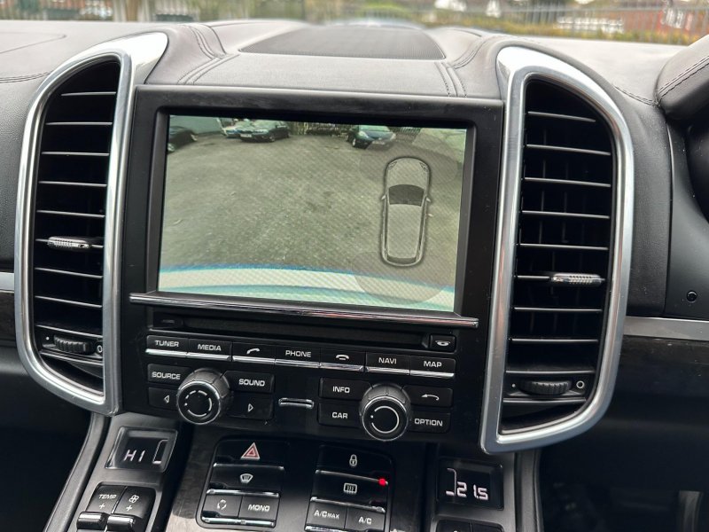 PORSCHE CAYENNE