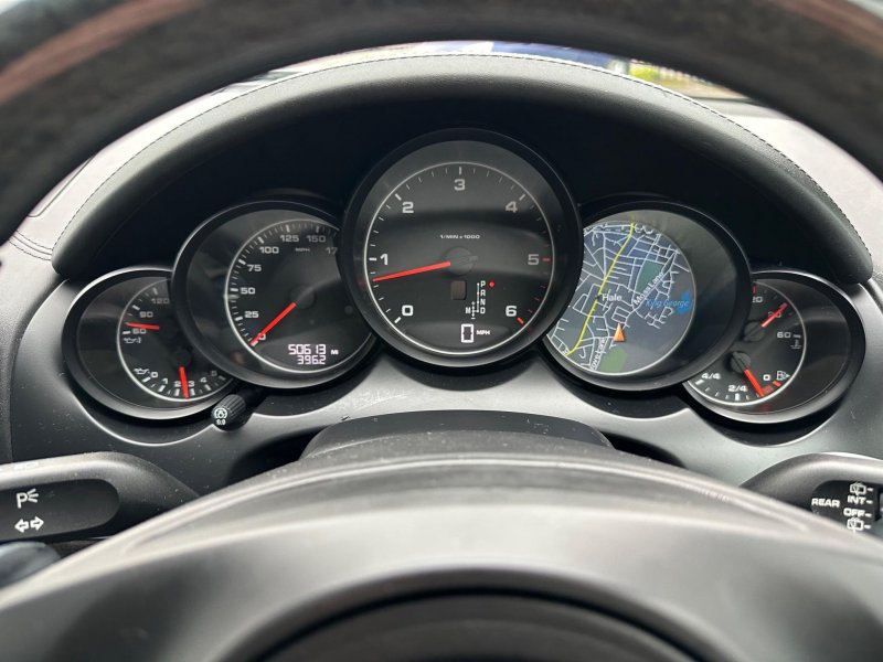 PORSCHE CAYENNE