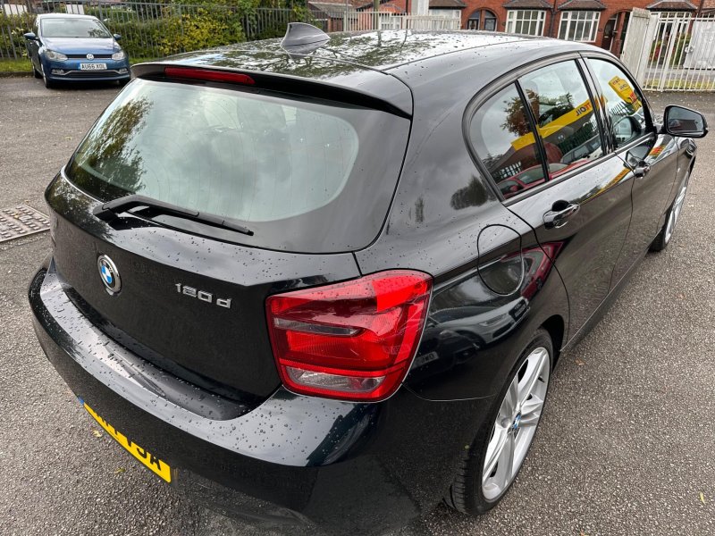 BMW 1 SERIES