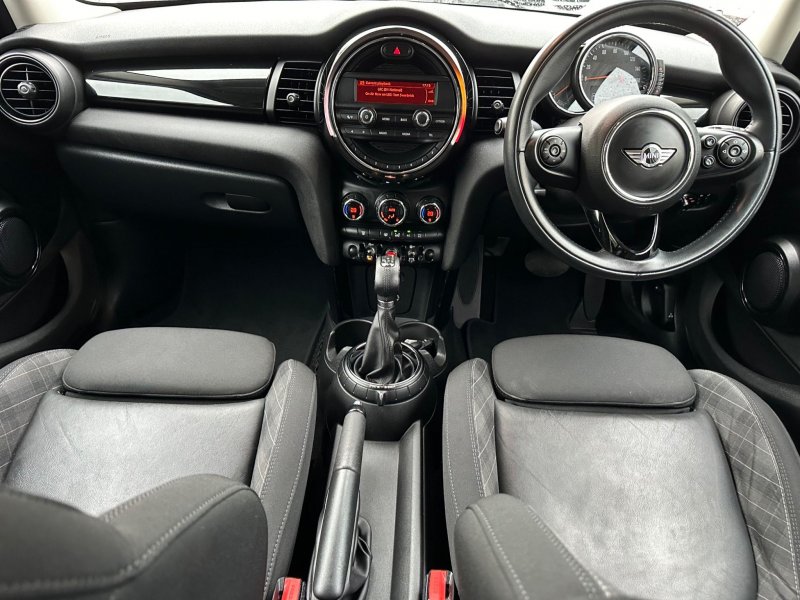 MINI HATCH