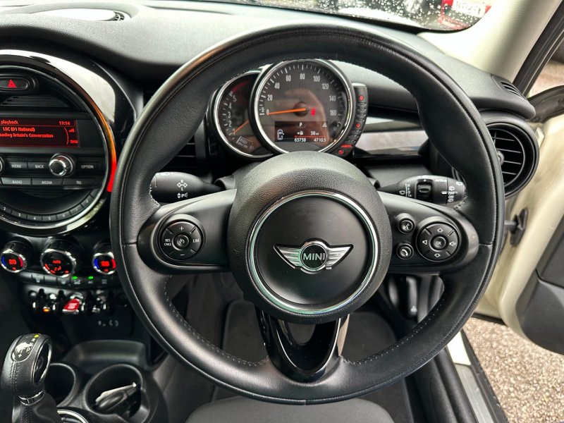 MINI HATCH