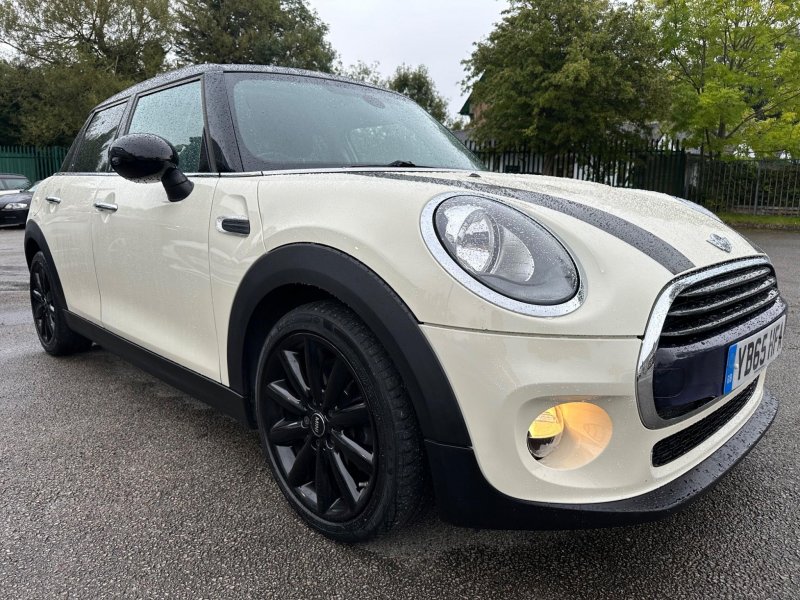 MINI HATCH
