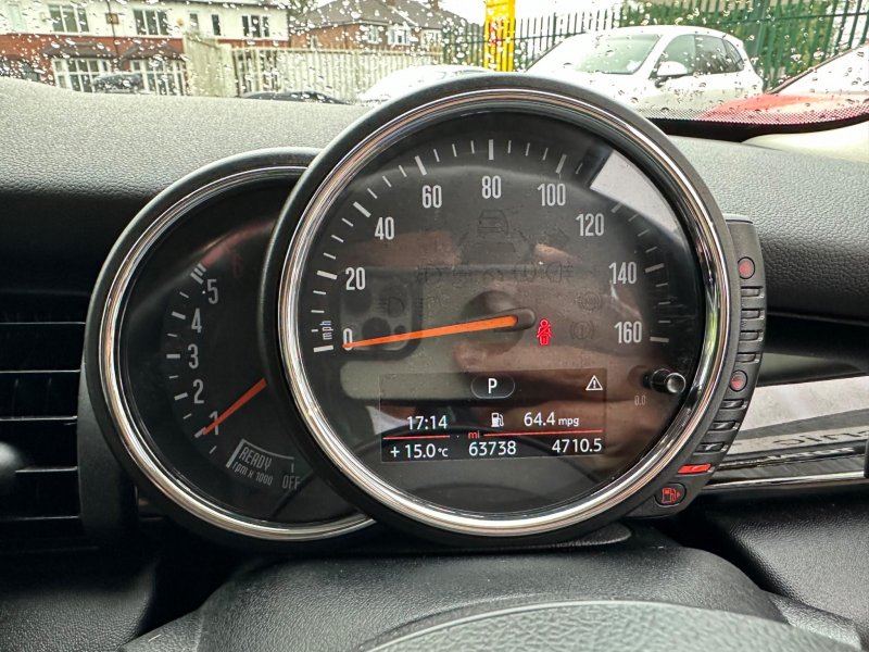 MINI HATCH