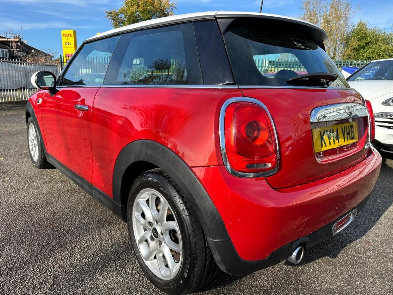 MINI HATCH