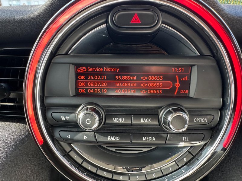 MINI HATCH