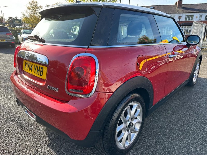 MINI HATCH