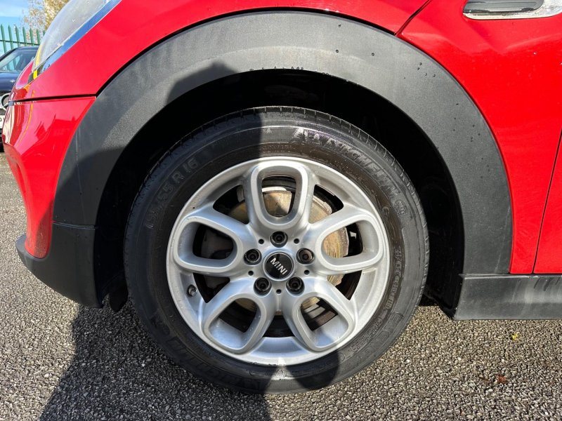 MINI HATCH