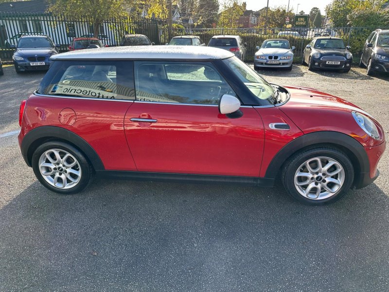 MINI HATCH