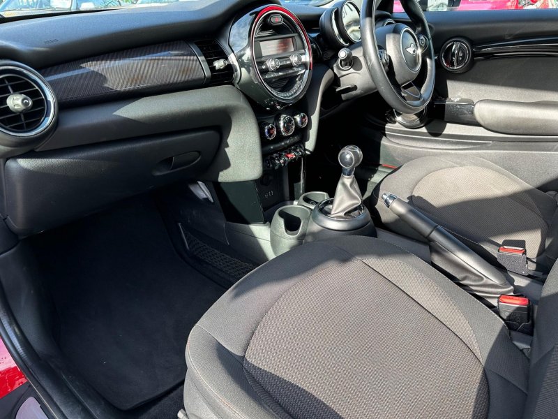 MINI HATCH