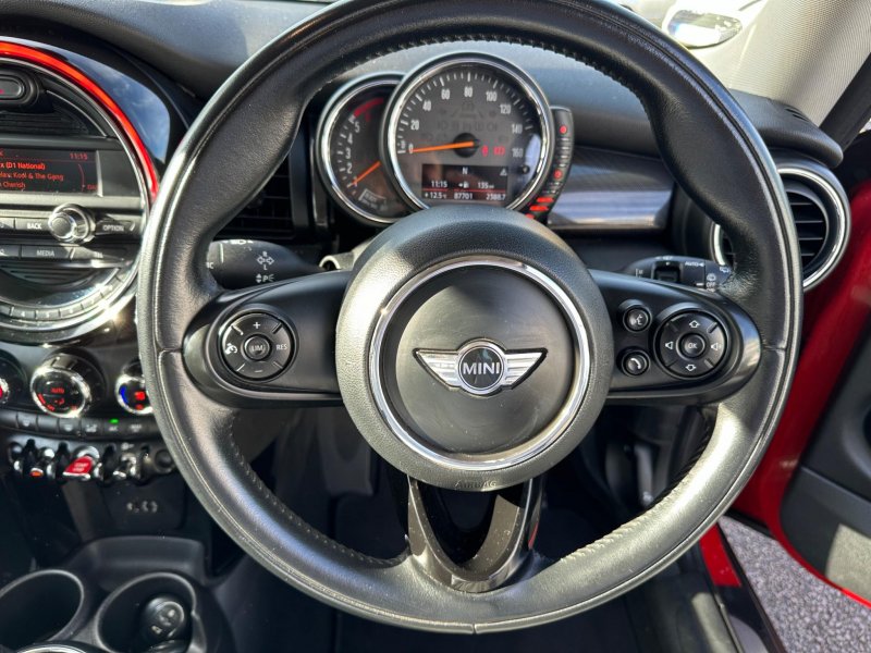 MINI HATCH