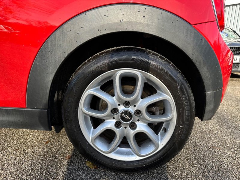 MINI HATCH