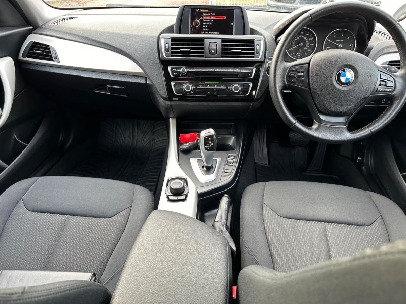 BMW 1 SERIES