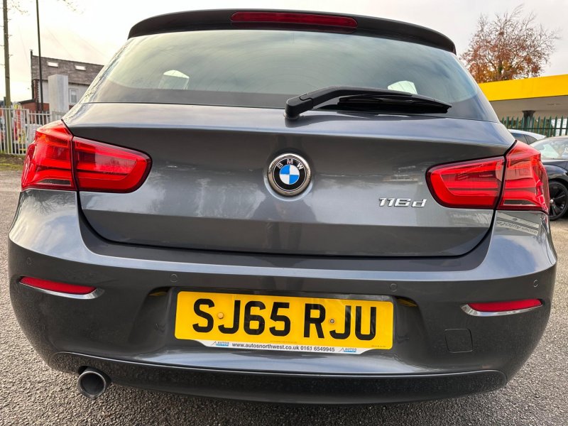 BMW 1 SERIES