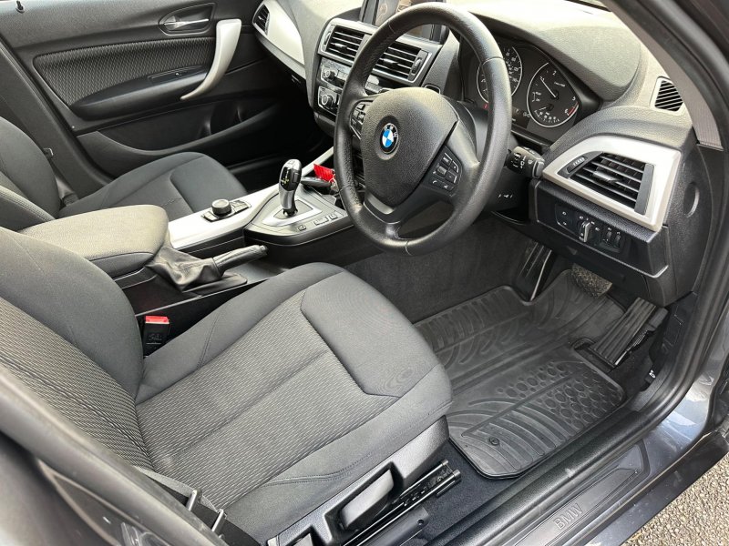BMW 1 SERIES