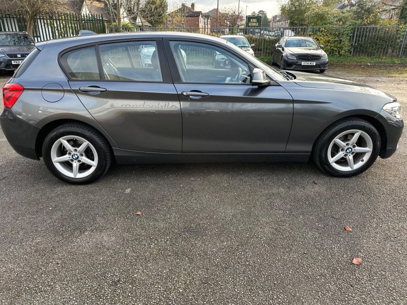 BMW 1 SERIES