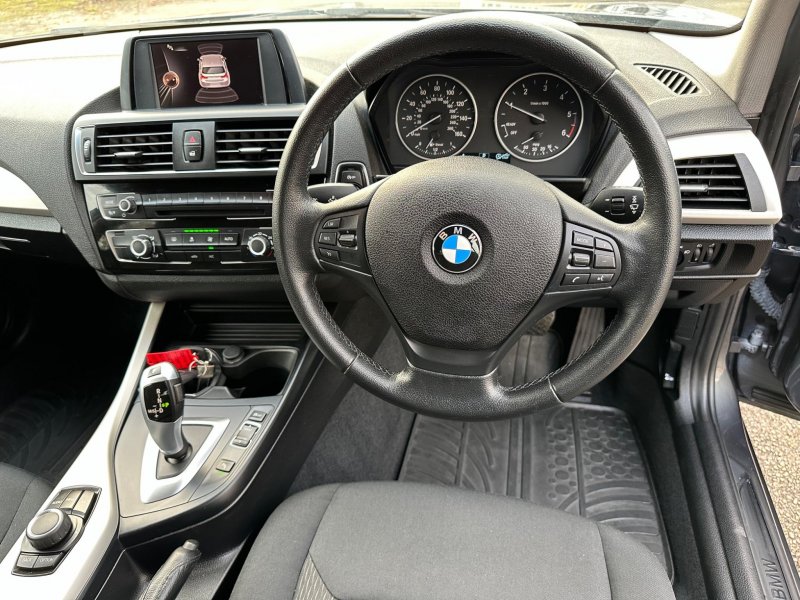 BMW 1 SERIES