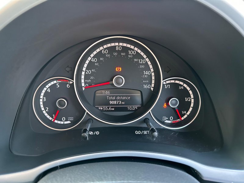 VOLKSWAGEN BEETLE