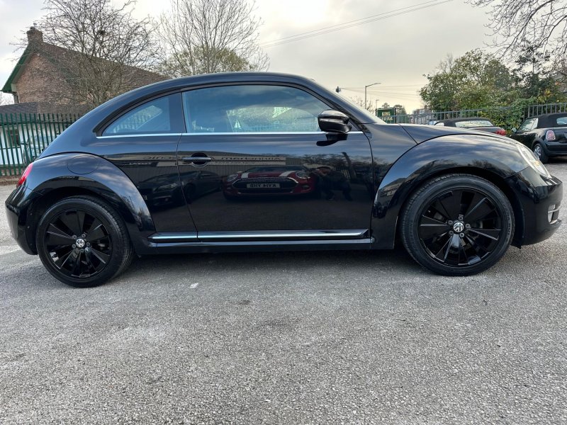 VOLKSWAGEN BEETLE