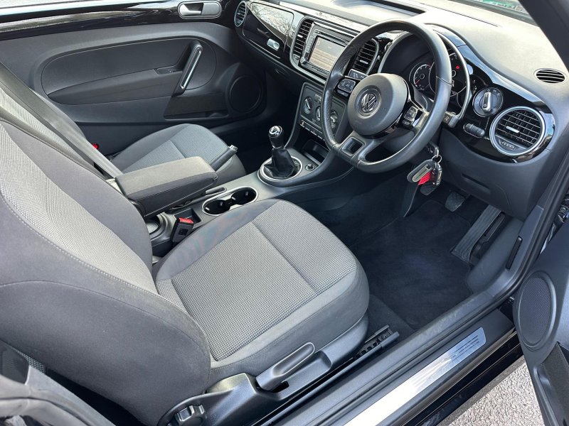 VOLKSWAGEN BEETLE