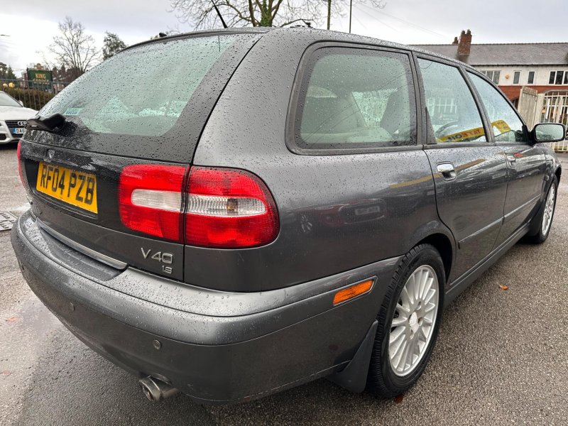 VOLVO V40