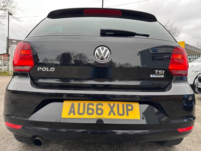 VOLKSWAGEN POLO