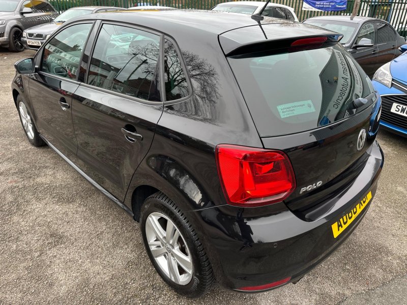 VOLKSWAGEN POLO