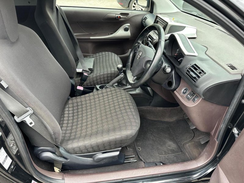 TOYOTA IQ