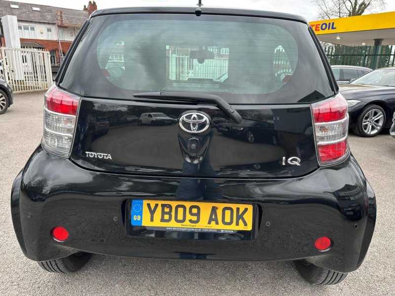TOYOTA IQ