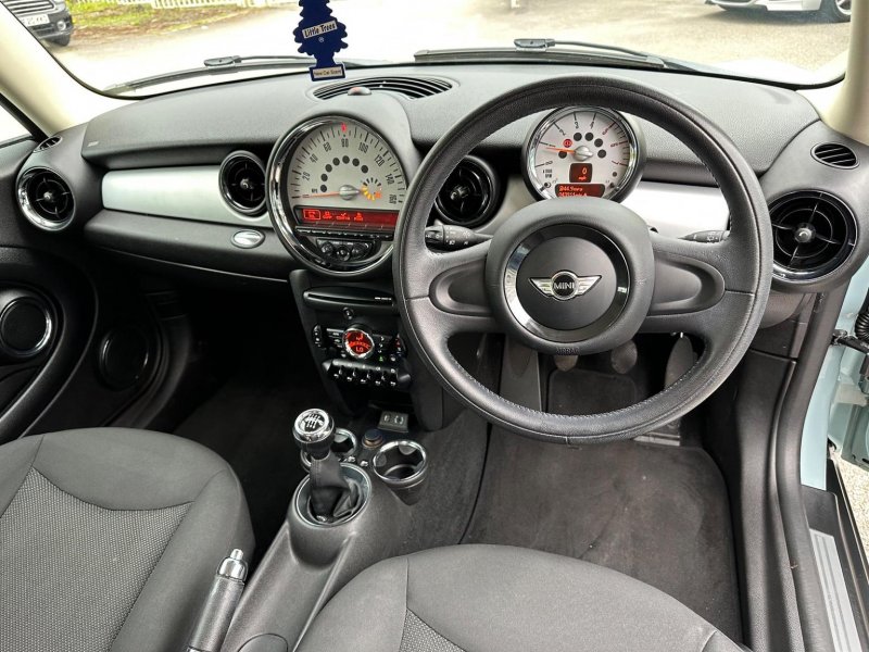 MINI HATCH