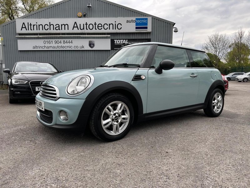 MINI HATCH