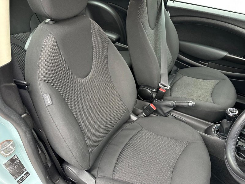MINI HATCH