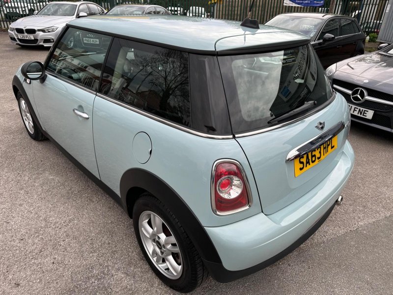 MINI HATCH