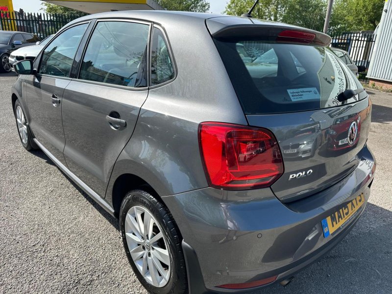 VOLKSWAGEN POLO