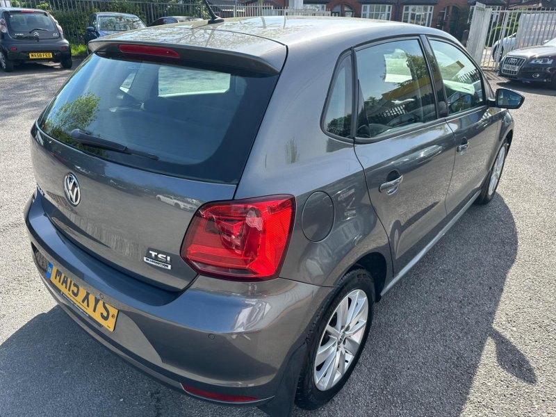 VOLKSWAGEN POLO